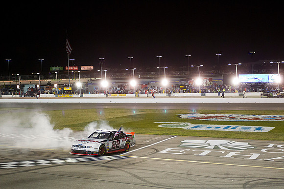 AUTO: AUG 03 NASCAR - Nationwide Series - U.S. Cellular 250 - Race